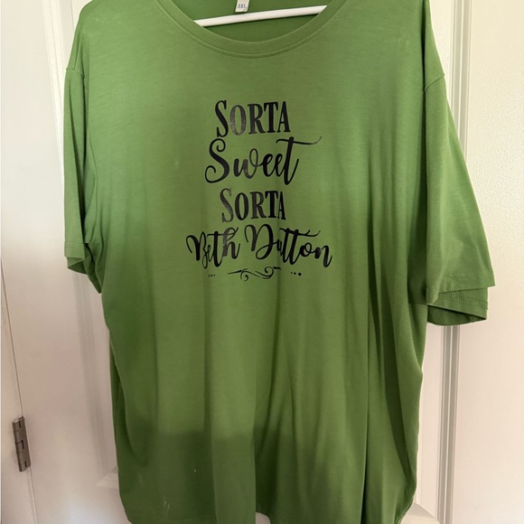 Yellowstone, Beth Dutton Tee - Picture 2 of 2